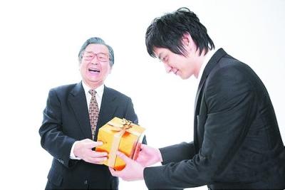 过节送礼关于过年给领导送礼