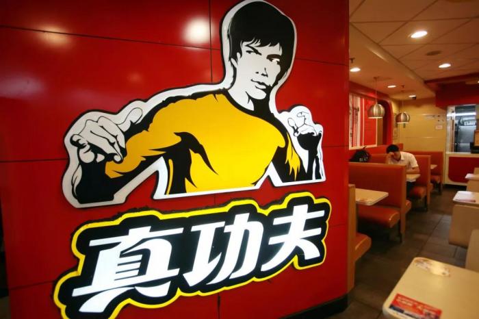 被李小龙女儿起诉索赔2亿用了15年的真功夫商标是否会大变脸