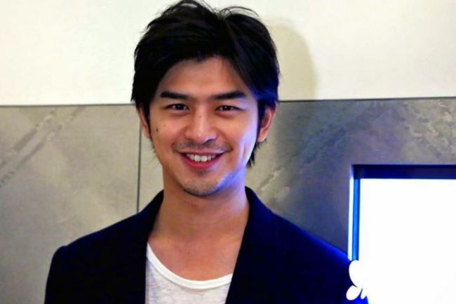 台湾著名演员,2011年凭借《我可能不会爱你》获得第47届金钟最佳男