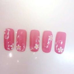 美甲五瓣花图案怎么画