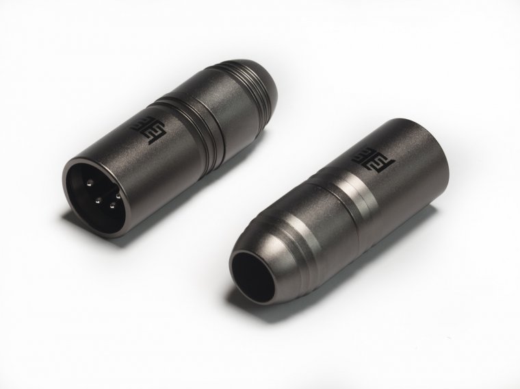 XLR