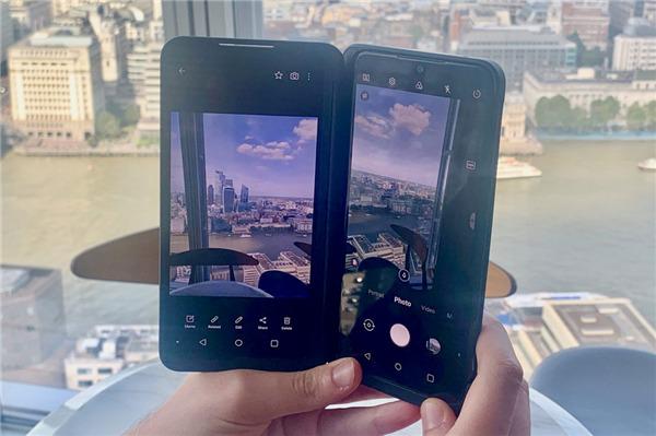 LG G8X ThinQ�������飺���ȶ�����ʵ�õġ�˫��Ļ���ֻ�