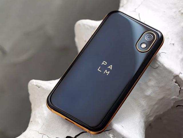 Palm Phone��3.3 Ӣ�����ʾ���������������ֻ���
