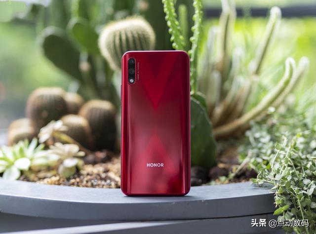 ����Ҫ��Ϯ��999Ԫ128GB�ֻ���������3200��ǰ�þ�ͷ