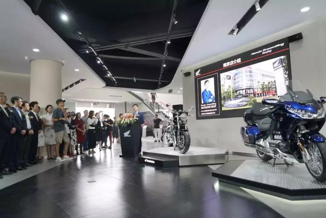 �������������Ħ�г���פ�Ͼ���2019��CB1100��ʽ����