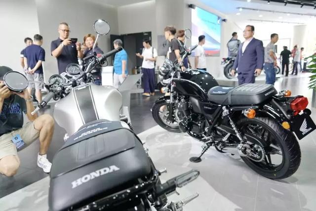 �������������Ħ�г���פ�Ͼ���2019��CB1100��ʽ����