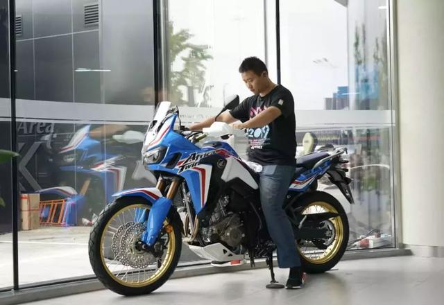 �������������Ħ�г���פ�Ͼ���2019��CB1100��ʽ����