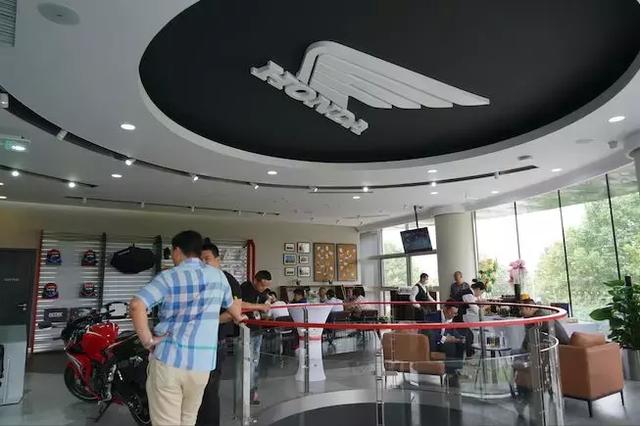 �������������Ħ�г���פ�Ͼ���2019��CB1100��ʽ����