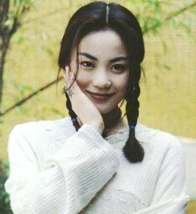 ���ӳ�����У���ЩŮ�ǵı��Ӷ��ǰܱʣ���������ͷ��ȫռ��