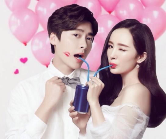 杨幂和李易峰的合影都很亲密,一直被网友认为有暧昧关系,纷纷期待两人