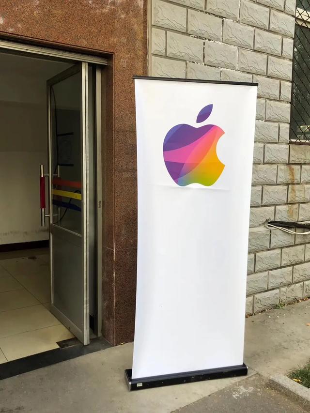 ƻ����У�У�һ���ֶ�û�У��㵹�������绰�����治ǫ��