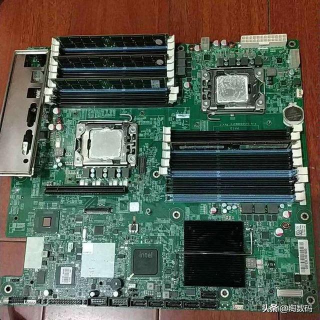 ������������Xeon��˫·CPU����Ϸ�ˣ�����˰��������