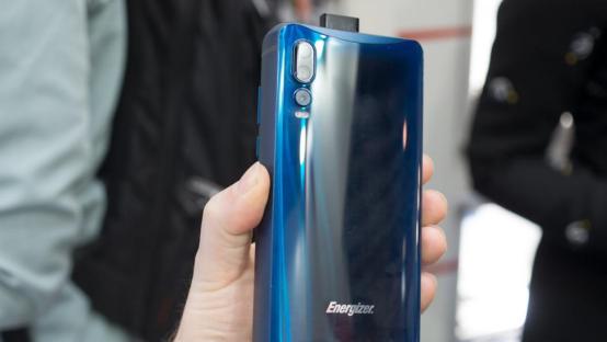 18,000 mAh ������ֻ�������� 50 ��