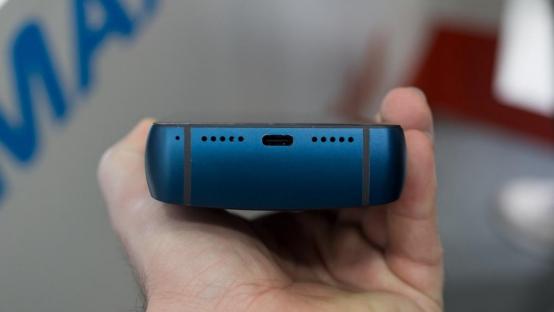 18,000 mAh ������ֻ�������� 50 ��