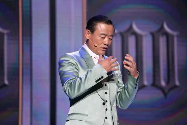 三年后再登卡耐基,这个中国人凭什么让美国刮目相看?