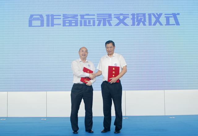 广东省科技厅厅长王瑞军:努力实现科学普及与科技创新两翼齐飞