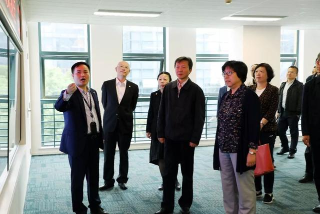 �����г�����ܾ��쵼һ�е��й�������֤�����Ϻ������ĵ���