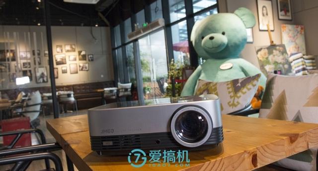 投影仪中的性价比之王!千元投影仪坚果极越A6使用评测