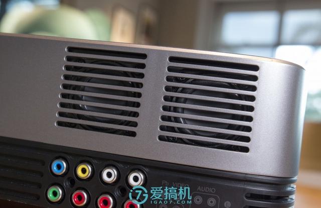 投影仪中的性价比之王!千元投影仪坚果极越A6使用评测