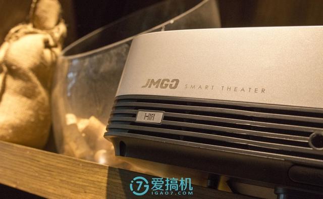 投影仪中的性价比之王!千元投影仪坚果极越A6使用评测