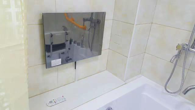 ��������������װ���ֵ��ӣ���ˮ����������ʱ�ͱ�ɾ��ӣ��߼���