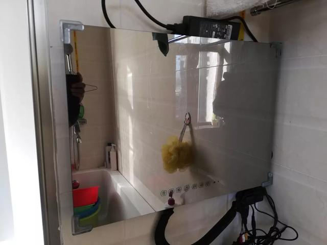 ��������������װ���ֵ��ӣ���ˮ����������ʱ�ͱ�ɾ��ӣ��߼���