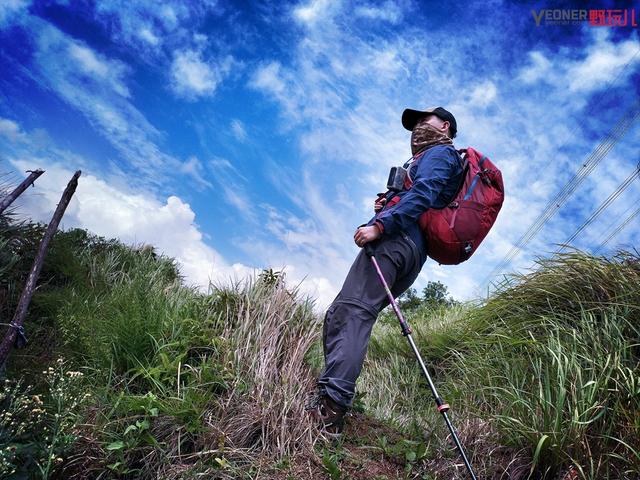 翻山越岭、淌水过河,全能应对!探路者高帮登山鞋测评