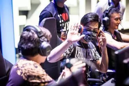 现在开网吧还能赚钱吗?业内人士为你剖析网吧的生存现状