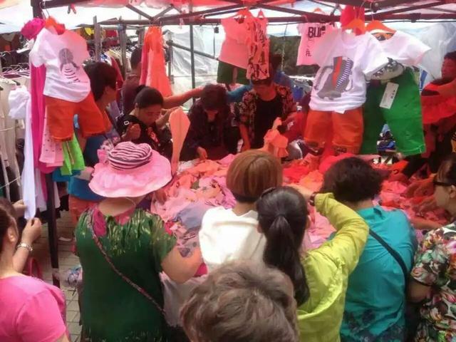 摆地摊卖童装想日赚1000元以上?看她是怎么做到的
