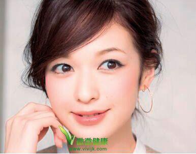去眼角纹小窍门 争做不老女神