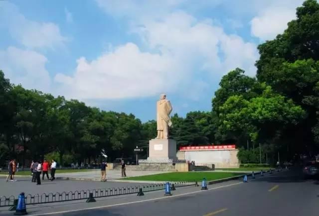 长沙旅游攻略:必游景点+游玩推荐+周边吃喝