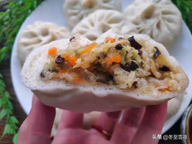 ����һ�����ڰ��ӵ��������ðײ˺ͷ��������ϣ�û��ζ����