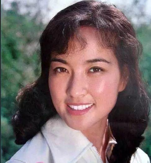 为什么历经四段婚姻却没有一个孩子?刘晓庆的回答太让人心疼!