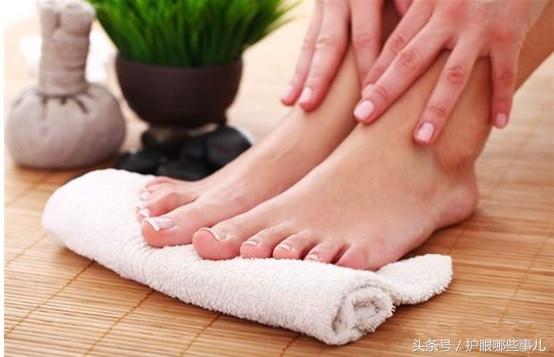 脚臭是一种病?教你5个小秘诀,让你轻松摆脱臭脚丫