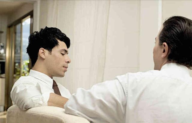 你知道艾滋病是由什么引起的吗?如何避免远离这种情况