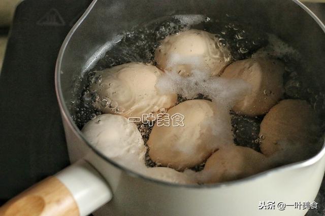 ����½����Բ���Ĳ�Ҷ�������ڼ���һ������ζŨ�����óԼ��ˣ�