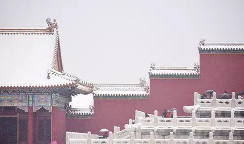 �������ڽ����붬������һ��ѩ�� ����´�ѩ������һ����������