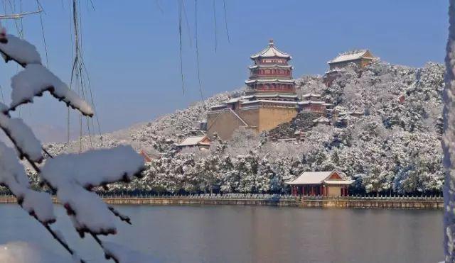 �������ڽ����붬������һ��ѩ�� ����´�ѩ������һ����������
