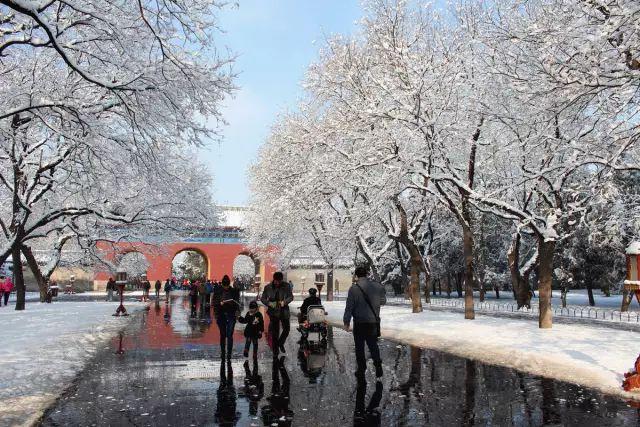 �������ڽ����붬������һ��ѩ�� ����´�ѩ������һ����������