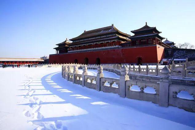 �������ڽ����붬������һ��ѩ�� ����´�ѩ������һ����������