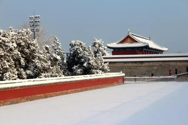 �������ڽ����붬������һ��ѩ�� ����´�ѩ������һ����������