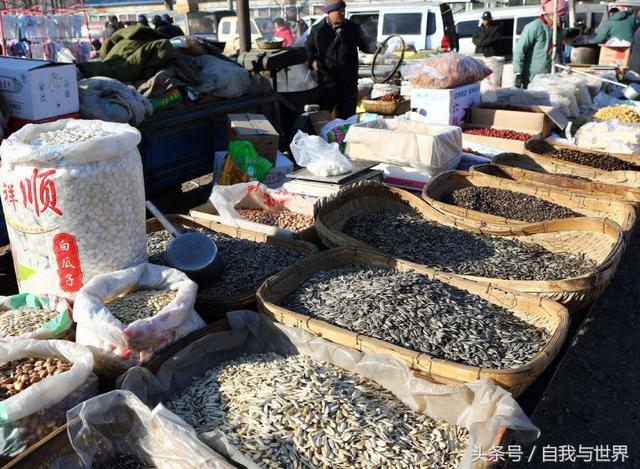摆地摊过年前后卖什么产品好赚钱?地摊女神毛毛告诉你