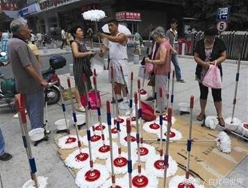 摆地摊过年前后卖什么产品好赚钱?地摊女神毛毛告诉你