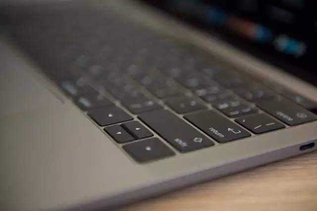 苹果新款笔记本MacbookPro究竟值不值得买?