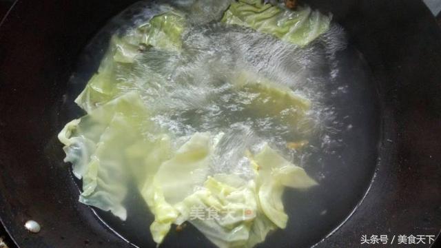 重庆杂酱面,臊子酥香味浓,比北方的炸酱更好吃,却不是炸出来的