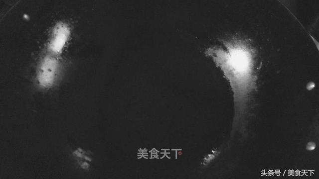 重庆杂酱面,臊子酥香味浓,比北方的炸酱更好吃,却不是炸出来的