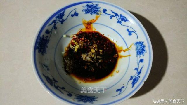 重庆杂酱面,臊子酥香味浓,比北方的炸酱更好吃,却不是炸出来的