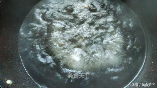重庆杂酱面,臊子酥香味浓,比北方的炸酱更好吃,却不是炸出来的