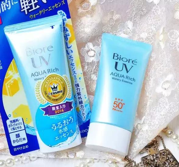 20岁就有颈纹?想要去掉颈纹只用颈霜做不到!