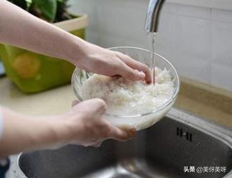 油性皮肤如何去痘痘,油性皮肤长痘用什么护肤品